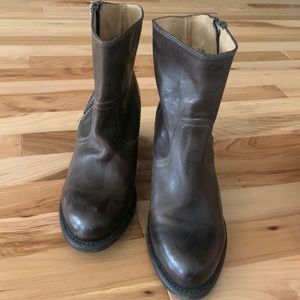 FRYE heeled boot, size 8, distressed charcoal grey. Zip on outsides.